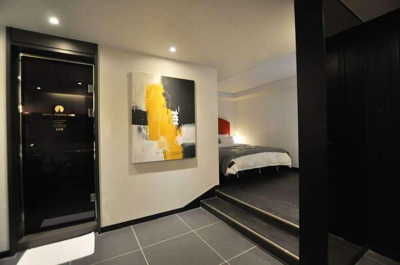 French Code Hotel