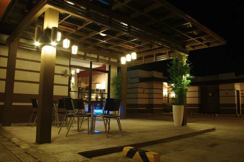 Hotel The Red Palm Suites And Restaurant