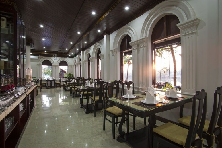 Lu Na Diamond Riverside Hotel