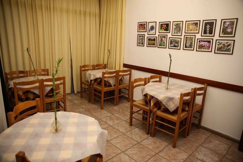 Hotel Anixis