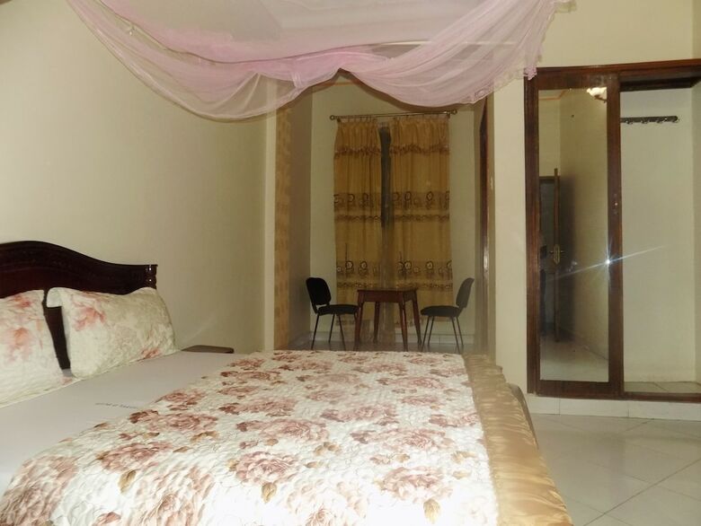 Hotel B Plus