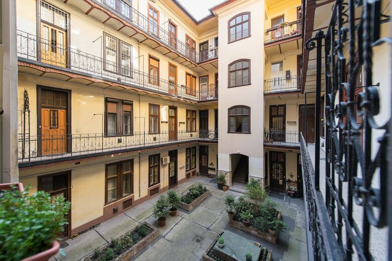 Oasis Apartments - City Park