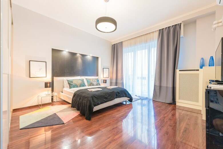 Oasis Apartments - Liberty Bridge