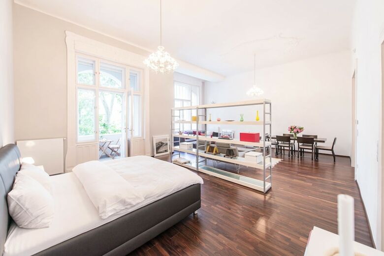 Oasis Apartments - Parliament II