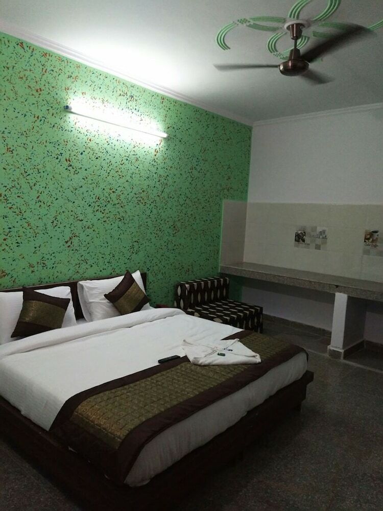 Hotel Westend Residency