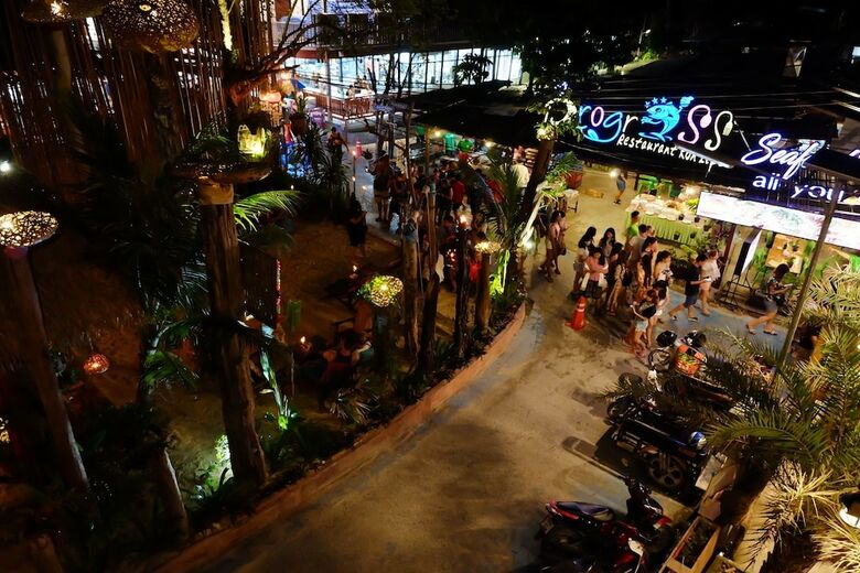 Hostal Bloom Cafe & Hostel Lipe