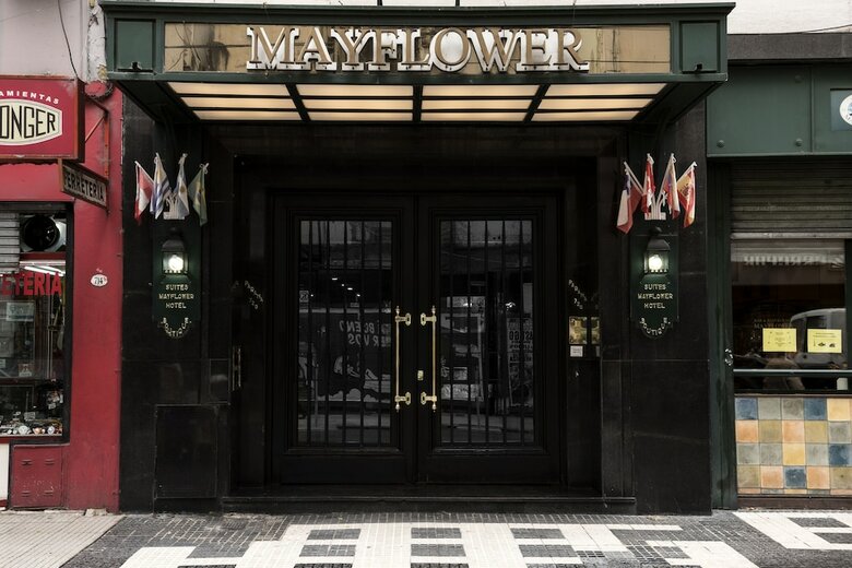 Hotel Mayflower Suites