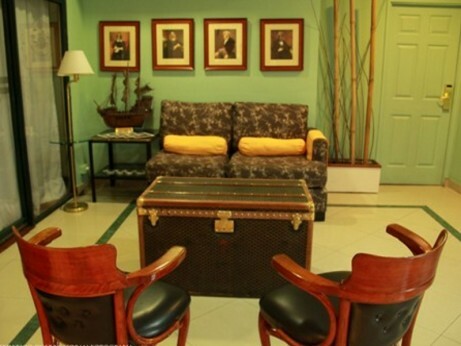 Hotel Mayflower Suites
