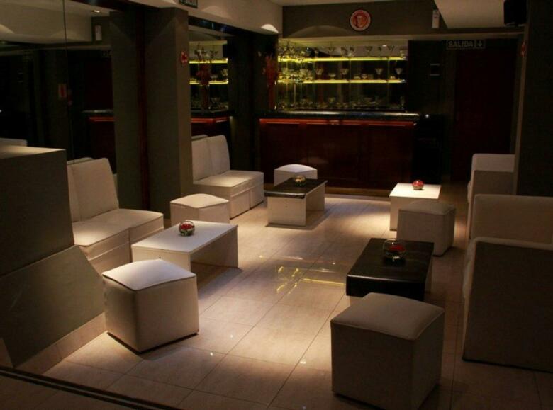 Hotel Mayflower Suites