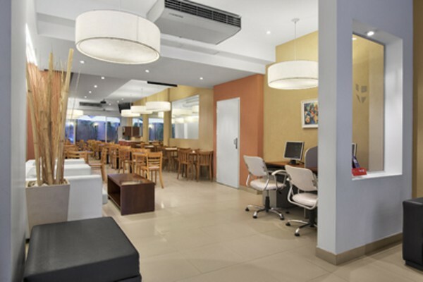 Hotel Mil�n