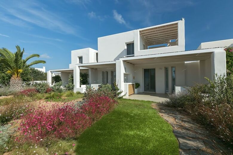 Seven Santa Maria Paros Boutique Hotel