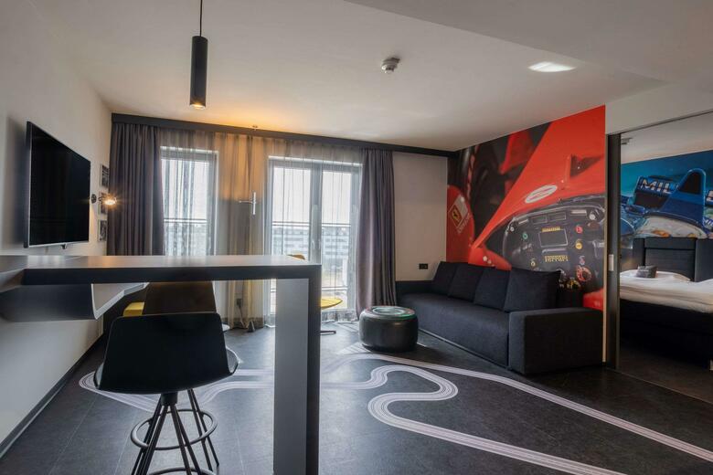 V8 Hotel K�ln @motorworld, Ascend Hotel Collection