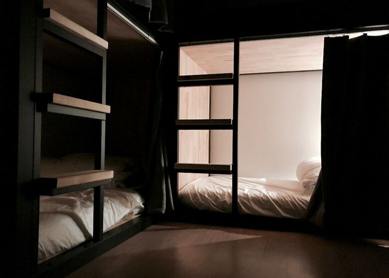 Hostal Comet Guesthouse - Hostel