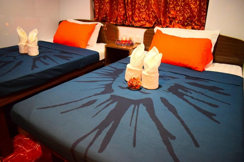 Hotel Manila Lounge