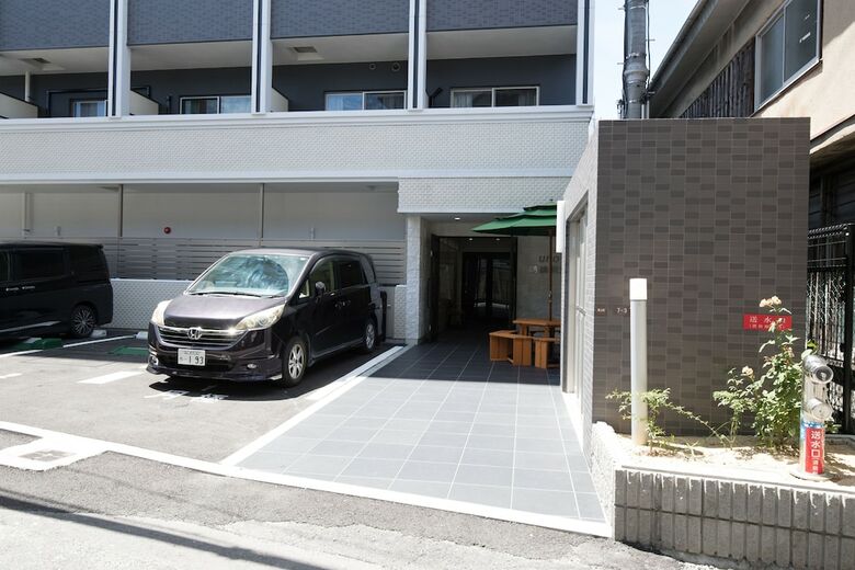 Apartamentos Uro Apt Tsuruhashi Station