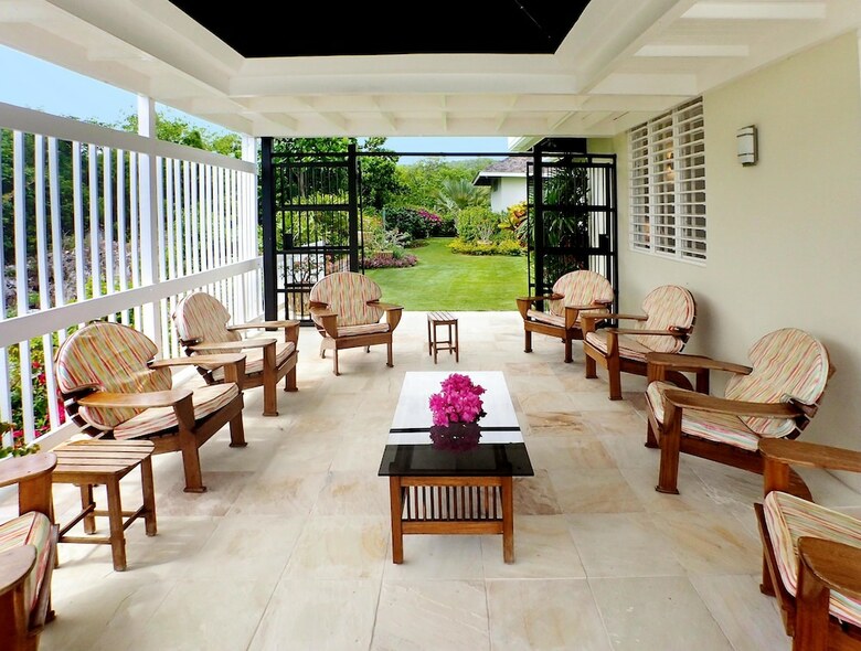 Honeycombe Villa By Jamaican Treasures