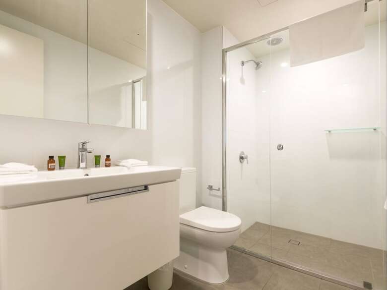 Astra Apartments Arena