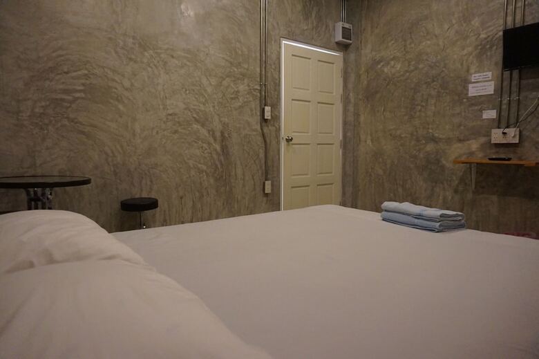 Hotel Press Like Resort