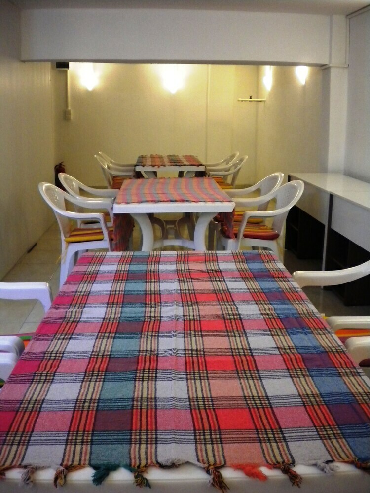 Hostal Bahar Hostel