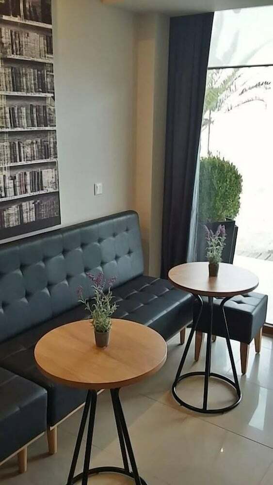 Avra Hotel