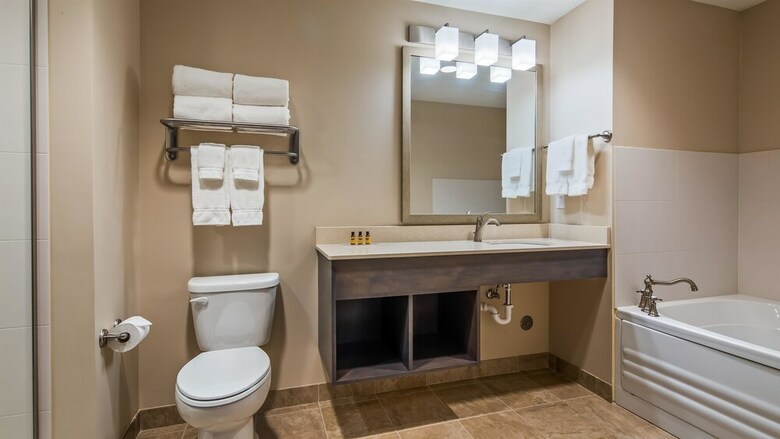 Best Western Plus Centralia Hotel & Suites