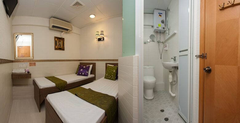 Hotel J2 Guest House