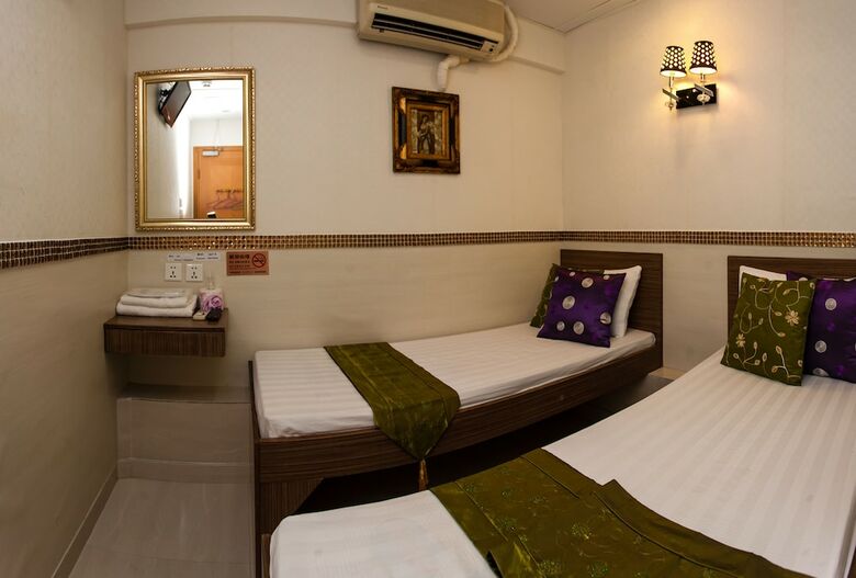 Hotel J2 Guest House