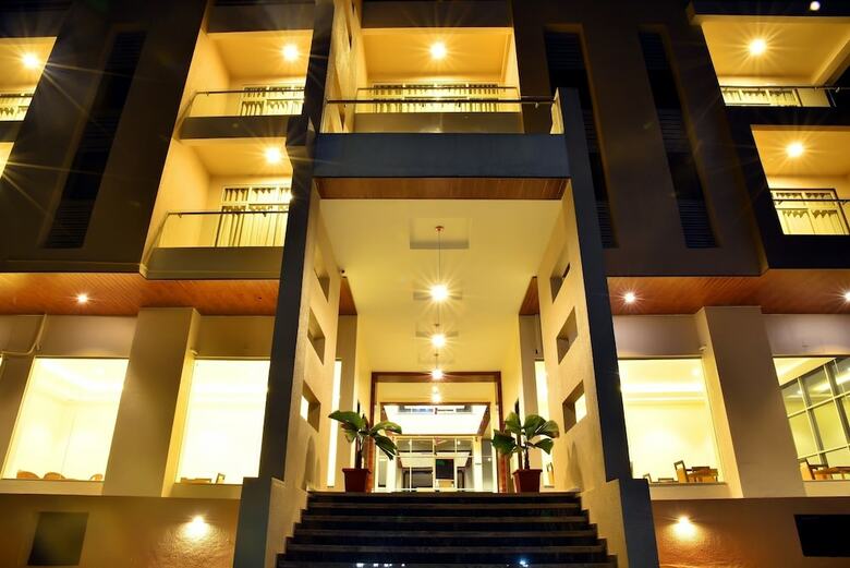 Hotel Sadhana Executive