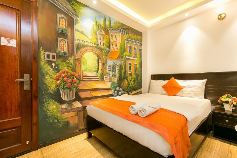 Laverne Hotel