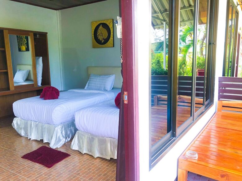 Hotel Lanta Mermaid Beachfront Resort
