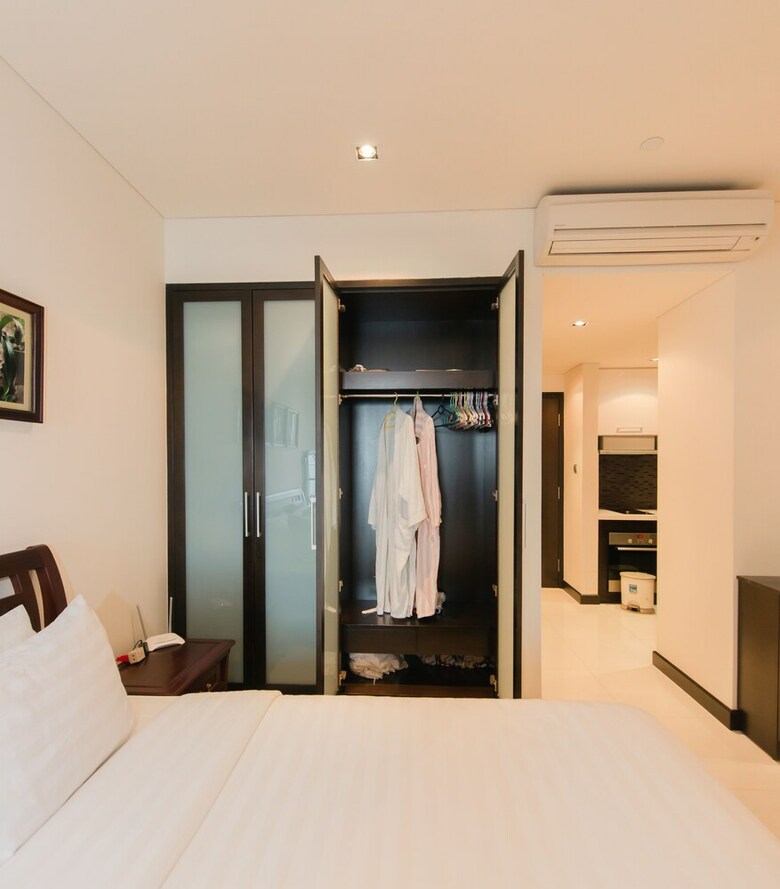 The Costa Serviced Apartment By Seaholiday
