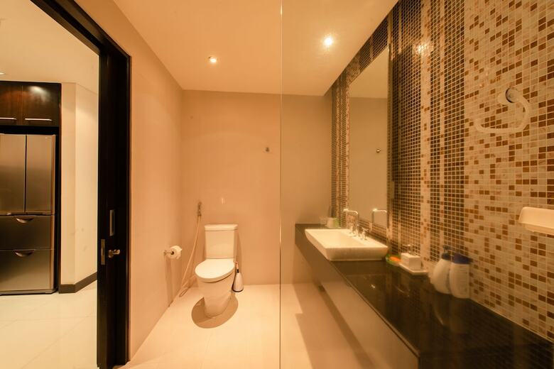 The Costa Serviced Apartment By Seaholiday