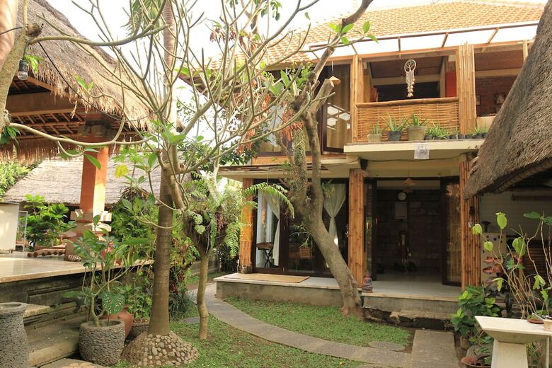 Bed & Breakfast Desa Cepaka Homestay