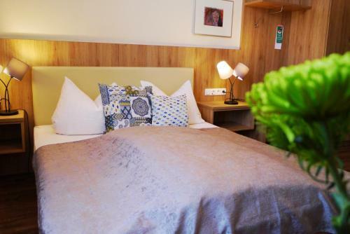 Hotel Grader