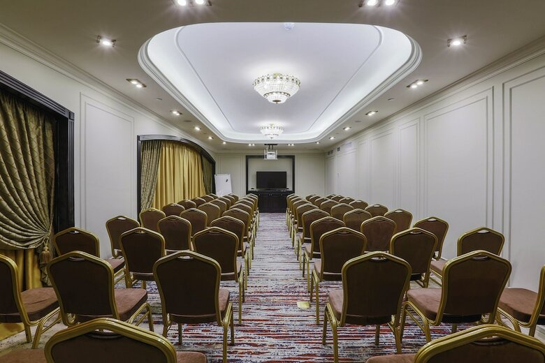 Golden Palace Hotel