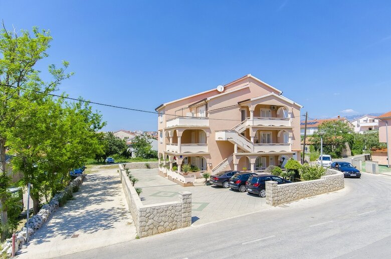Apartments Biserka