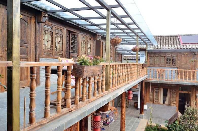 Hotel Tourists Courtyard
