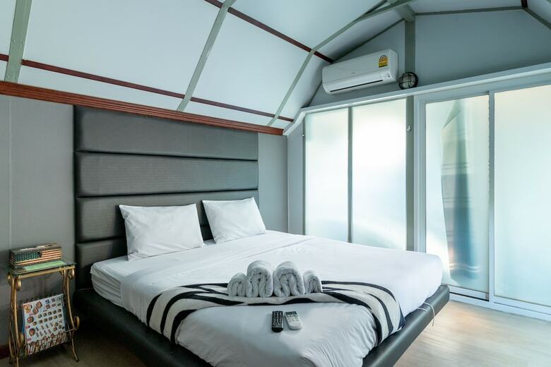 Kurina Hotel