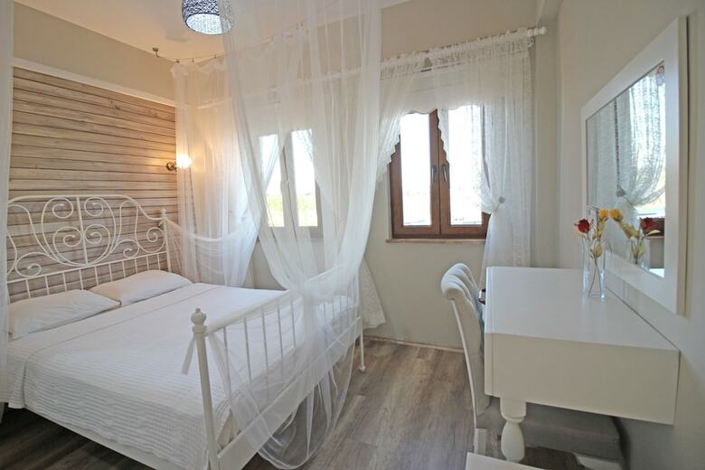 Hotel Karina Vineyard House