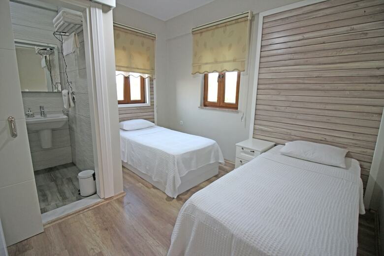 Hotel Karina Vineyard House