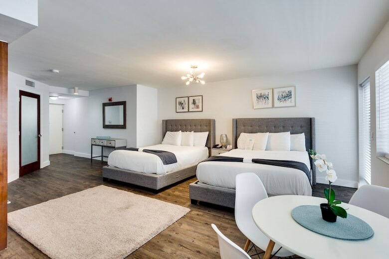 C Ocean Rentals At Strand Ocean Drive