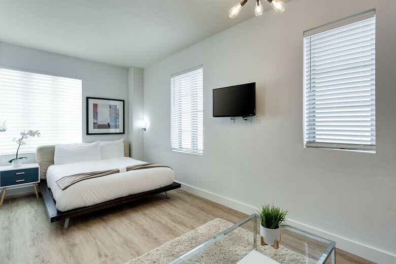 C Ocean Rentals At Strand Ocean Drive