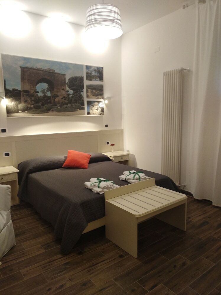 Domus Al Corso B&B