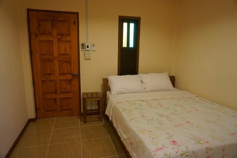 Hotel Ruean Bua Resort
