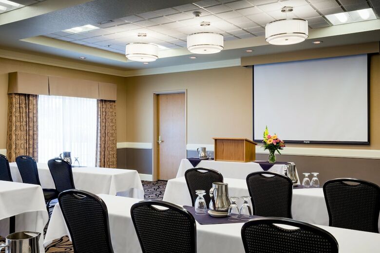 Hotel Holiday Inn Express And Suites Pullman