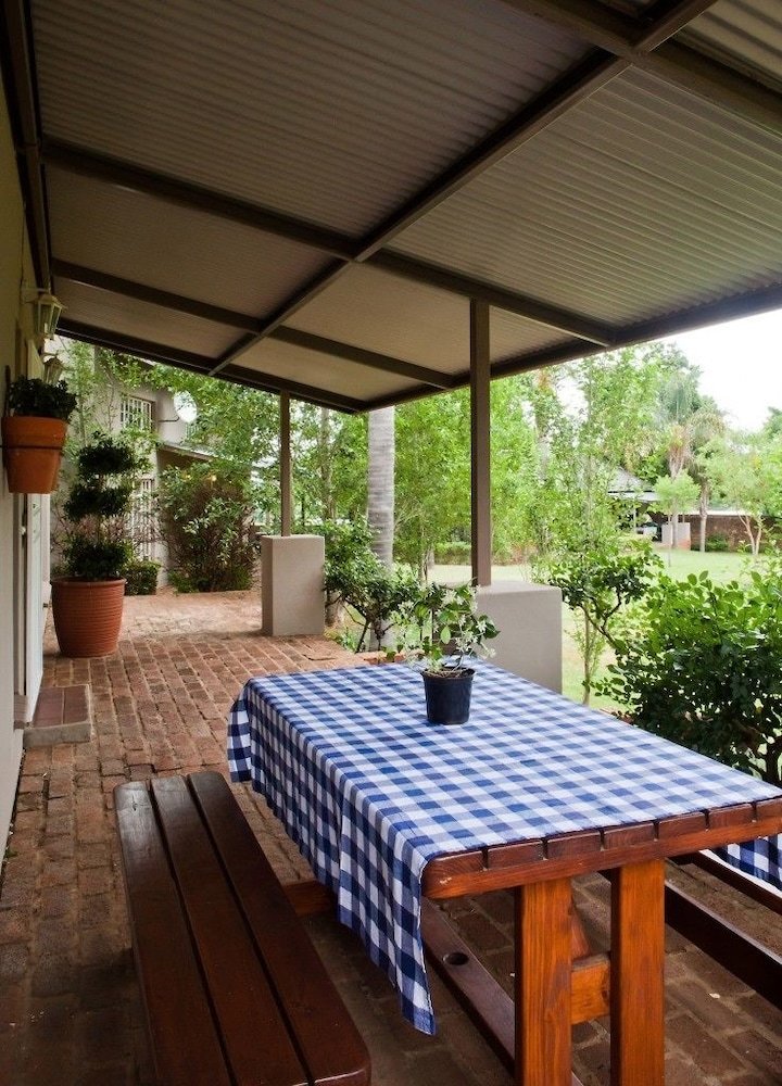 Bed & Breakfast Bullfrogs Nest Guesthouse