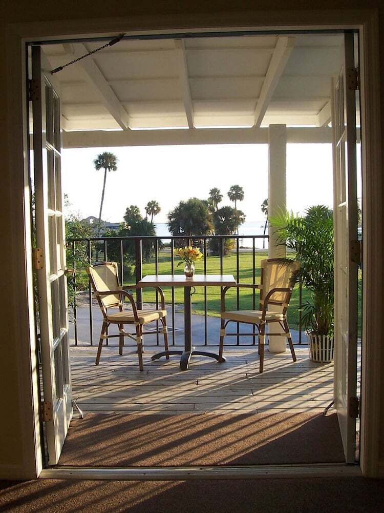 Posada Davis House Inn