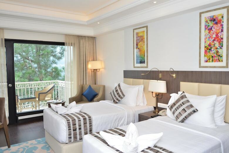 Hotel Ramada By Wyndham Kasauli