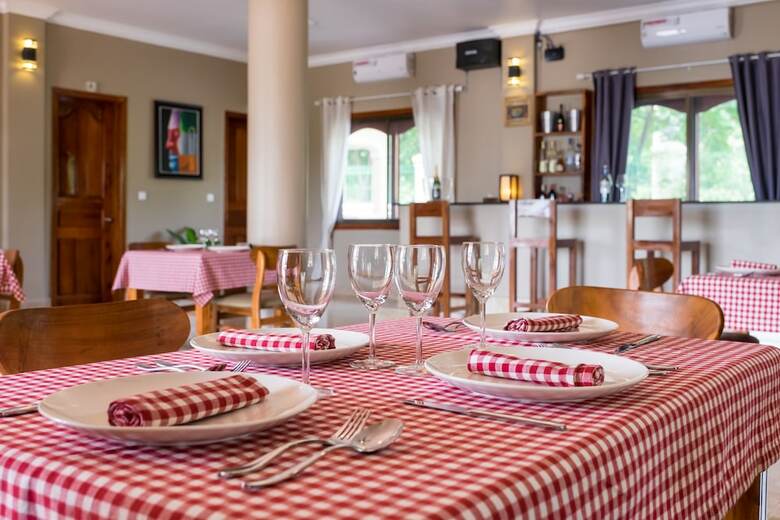 Riviera Hotel & Resort Kep
