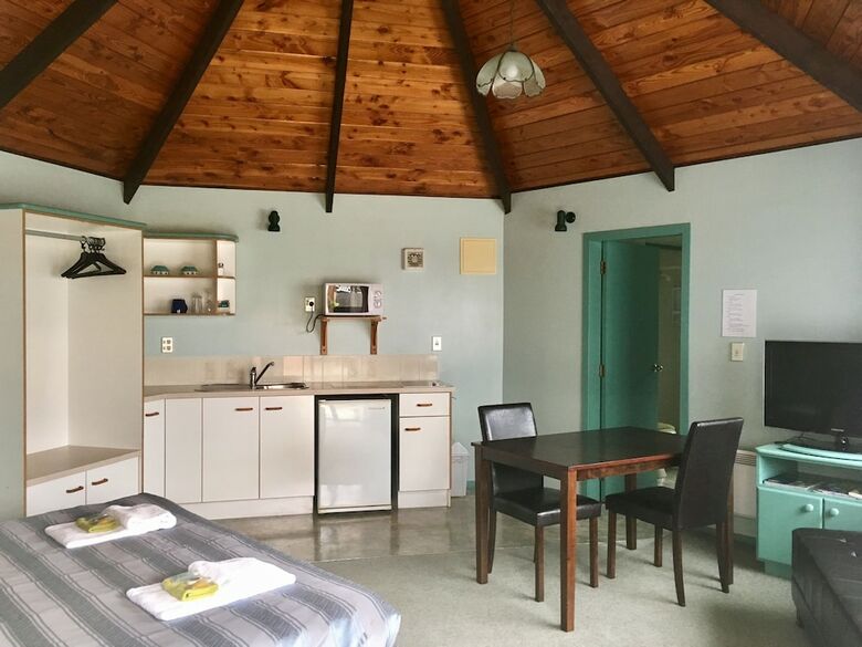 Pure Motel & Guest House